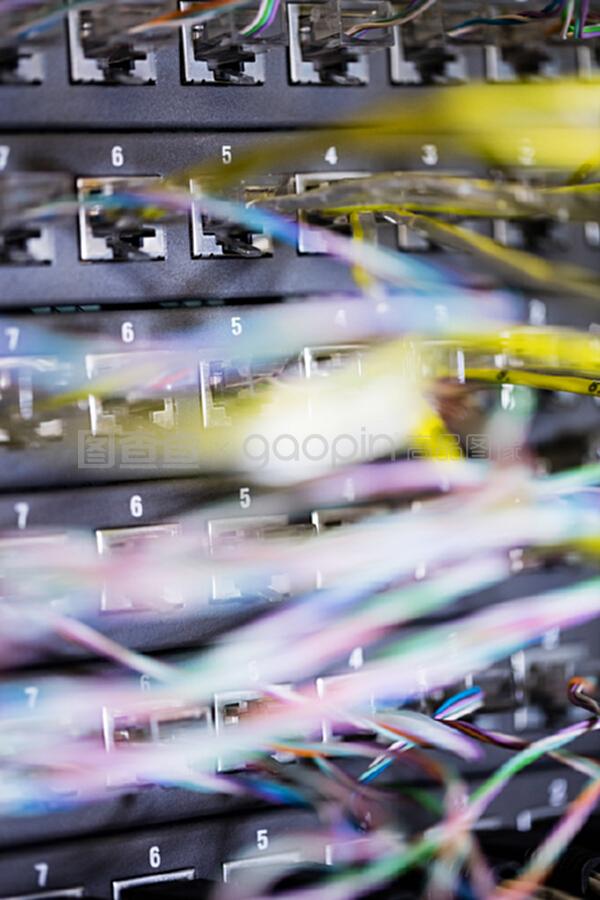 电路的筋脉 插座内电线连接的艺术与计算机网络设备的维护之道